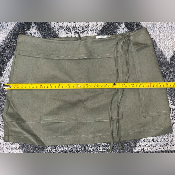 💕 NWT - PACSUN x RYAN DESTINY PARACHUTE CARGO MINI SKIRT - New with tags! - Picture 9 of 11